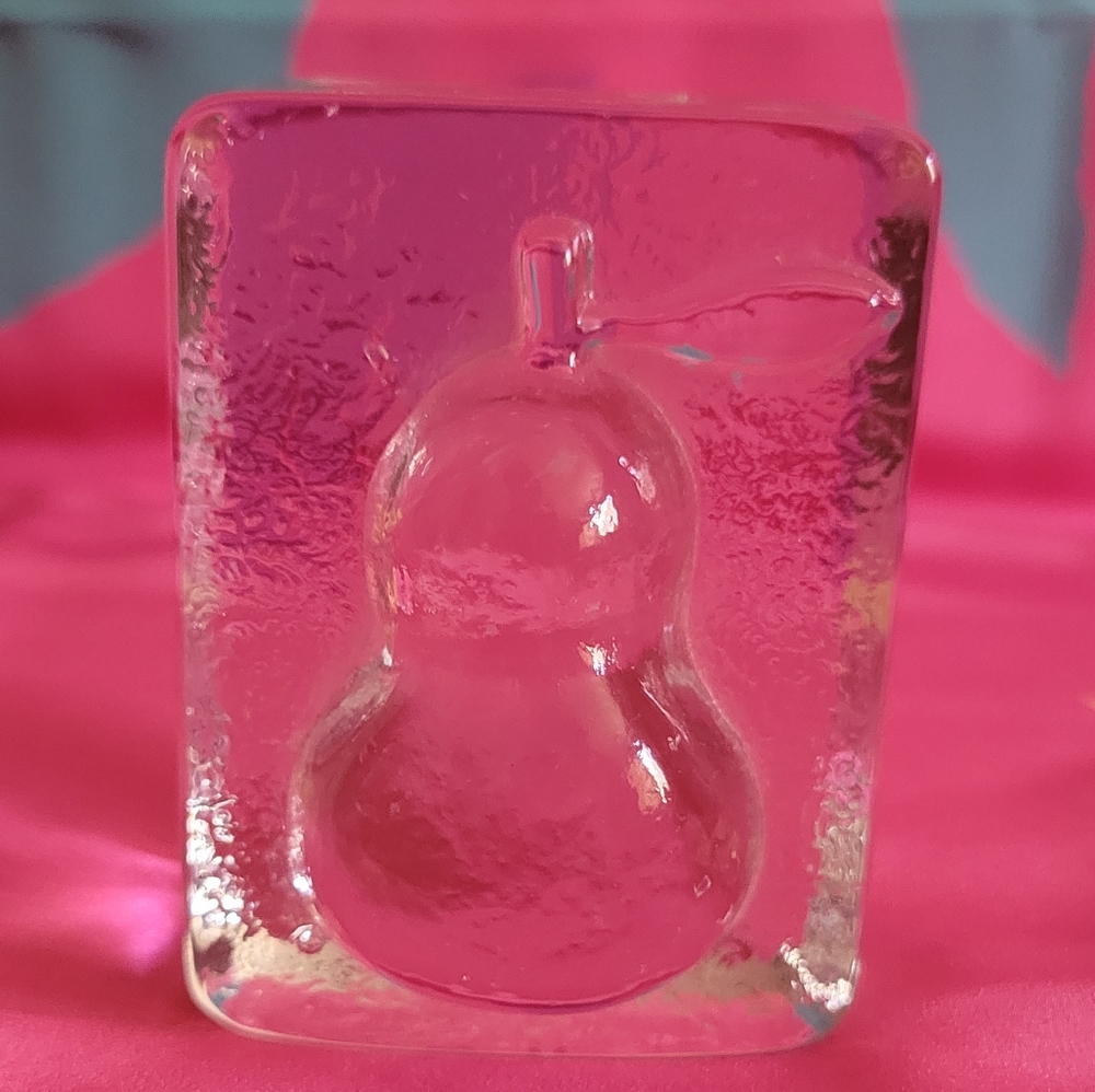 Pear 🍐 Paper weight